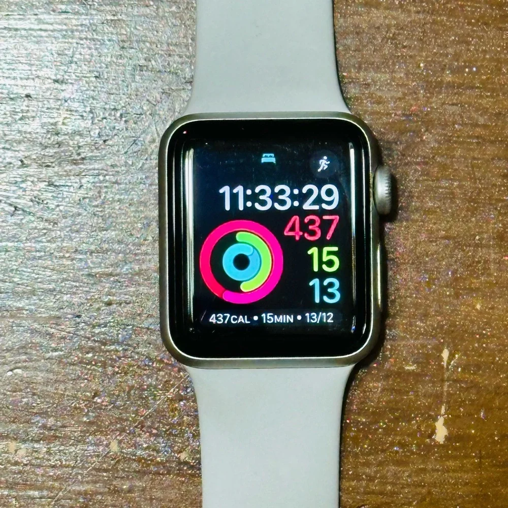 Apple Watch Series 3 Aluminum Case 38 mm With White Silicone Band size SM
